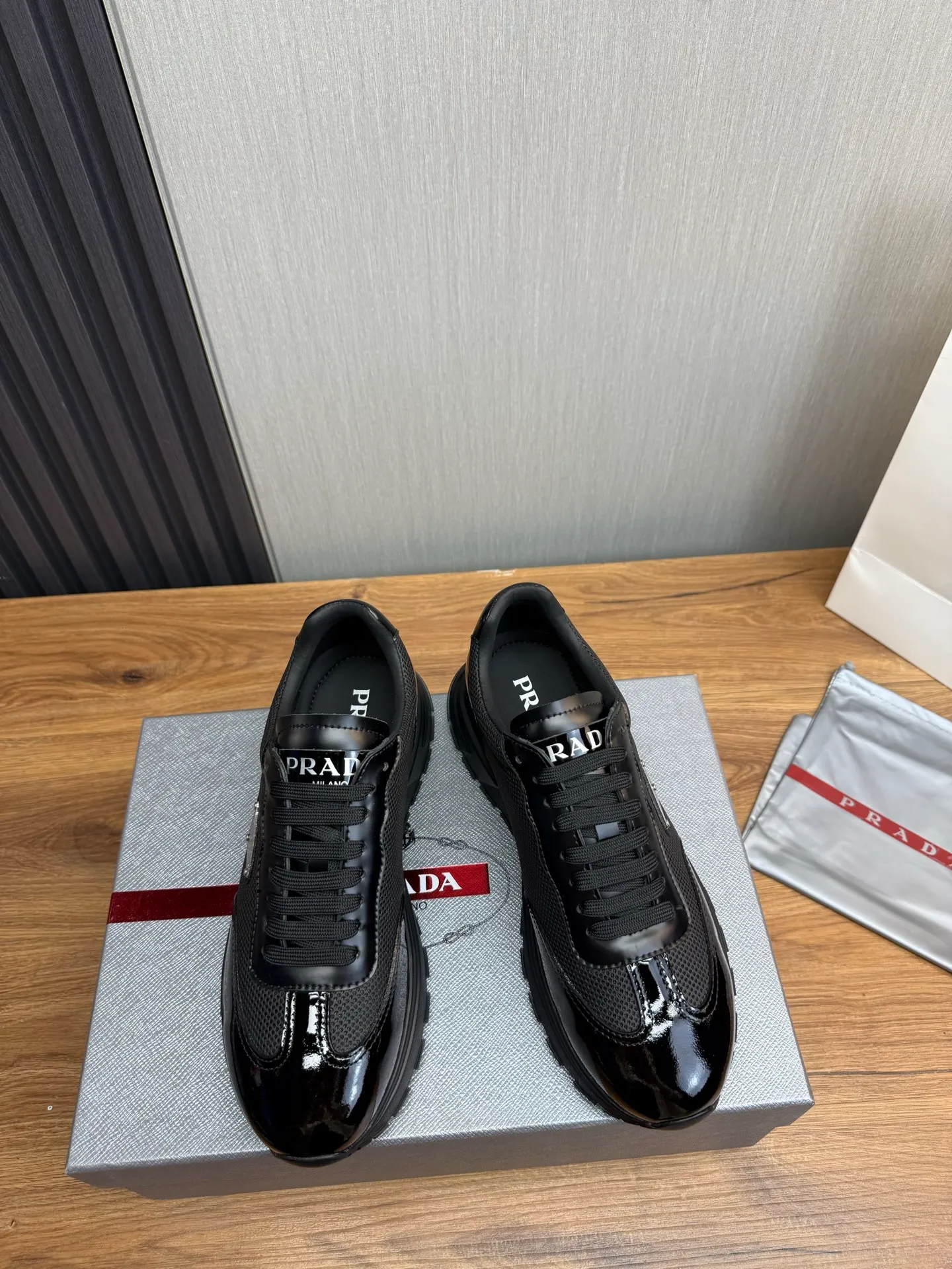 Men's shoes 💰600💰 [PRADA] Popular men's shoes shipped 👏Official website synchronized ⬆️Original cowhide fabric + cowhide lining, 1⃣️:1⃣️reproduction, original sole, 38-45 (45. Customized, non-refundable)